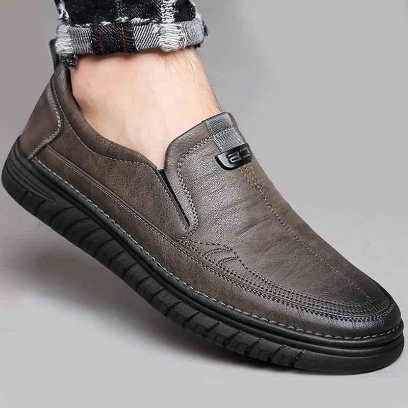 Mocassim Masculino Capriotti de Couro - Sola Macia